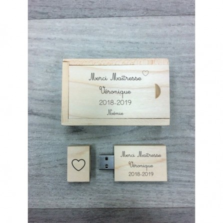 CLÉ USB EN BOIS AVEC OPTION BOITE CADEAU EN BOIS GRAVÉE 
