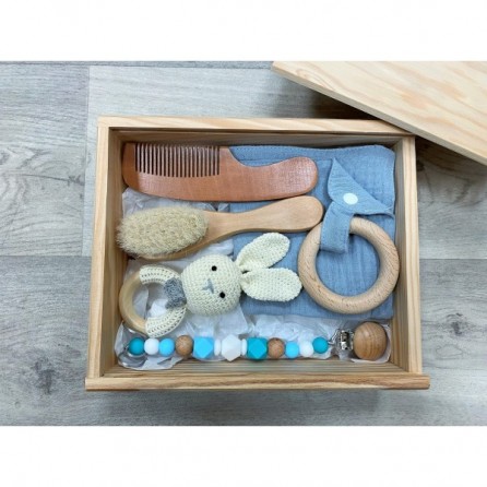 COFFRET NAISSANCE PERSONNALISÉ EN BOIS AVEC PRODUITS POUR BÉBÉ