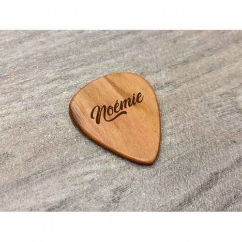 MÉDIATOR EN BOIS POUR GUITARE / GUITARISTE PERSONNALISÉ