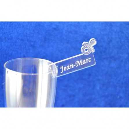 Marque-place en plexiglas pour verre