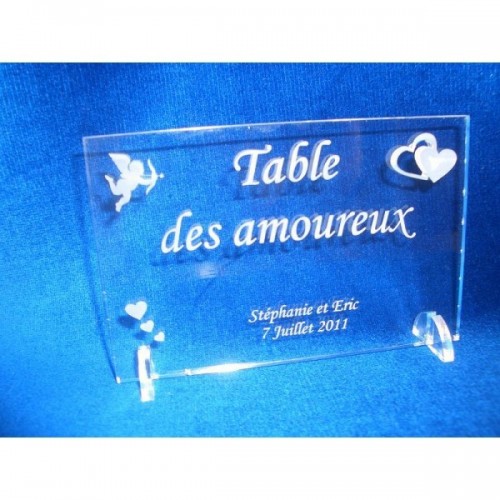 Marque-table en plexiglas